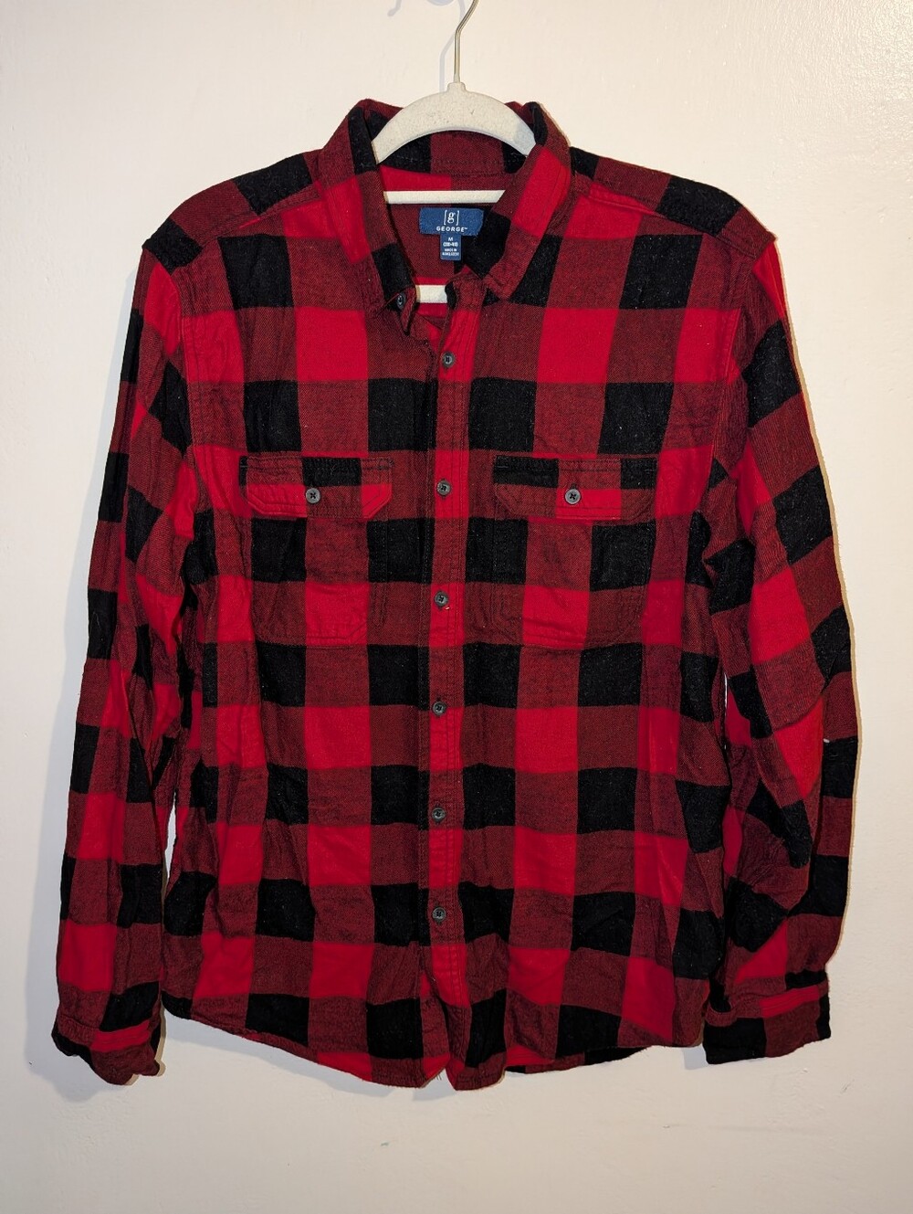 Men's Red and Black Plaid Button-Up Shirt Size M